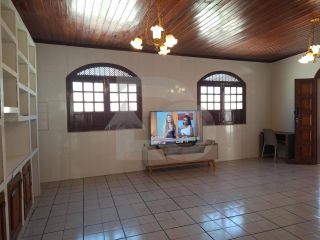 Casa para vender com 4 Quartos, sendo 1 Suíte no Bairro Atalaia em Aracaju