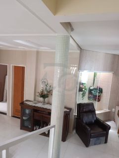 Casa Duplex para vender com 5 Quartos, sendo 2 Suítes no Bairro Centro na Barra Dos Coqueiros