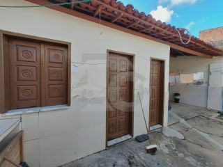 Casa para vender com 3 Quartos, sendo 1 Suíte no Bairro Jabotiana em Aracaju
