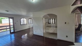 Casa para vender com 5 Quartos, sendo 2 Suítes no Bairro Atalaia em Aracaju