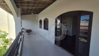 Casa para vender com 5 Quartos, sendo 2 Suítes no Bairro Atalaia em Aracaju