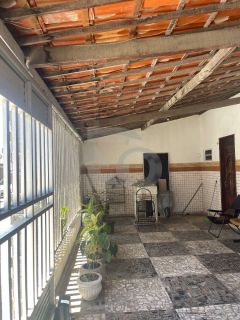 Casa para vender com 5 Quartos, 3 Suítes no Bairro Luzia em Aracaju