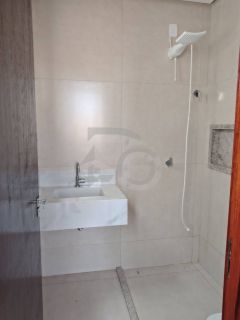Casa de Condomínio para vender com 3 Quartos, sendo 1 Suíte no Bairro Olhos d`Água na Barra Dos Coqueiros
