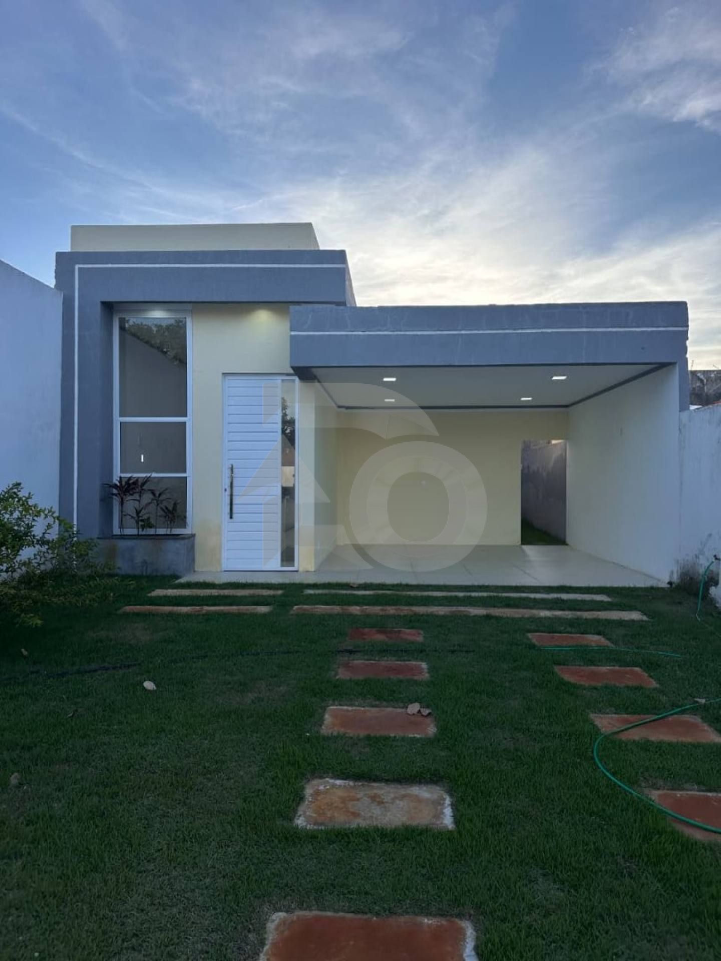 Casa para vender com 2 Quartos, sendo 1 Suíte no Bairro Coroa do Meio em Aracaju