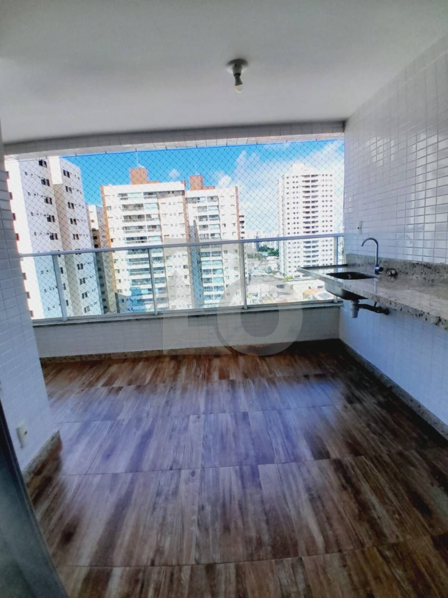 Apartamento para vender com 3 Quartos, sendo 2 Suíte no Bairro Grageru em Aracaju