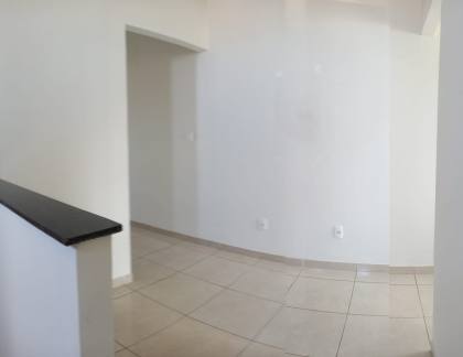 Vendo casa duplex no B. Santa Maria