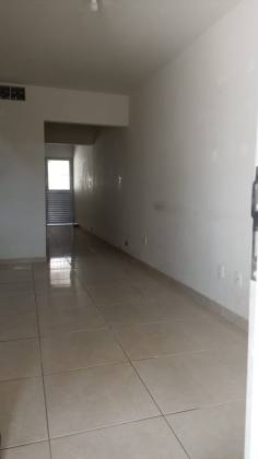 Vendo casa duplex no B. Santa Maria