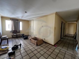 Apartamento para vender com 3 Quartos, sendo 1 Suíte no Bairro Atalaia em Aracaju