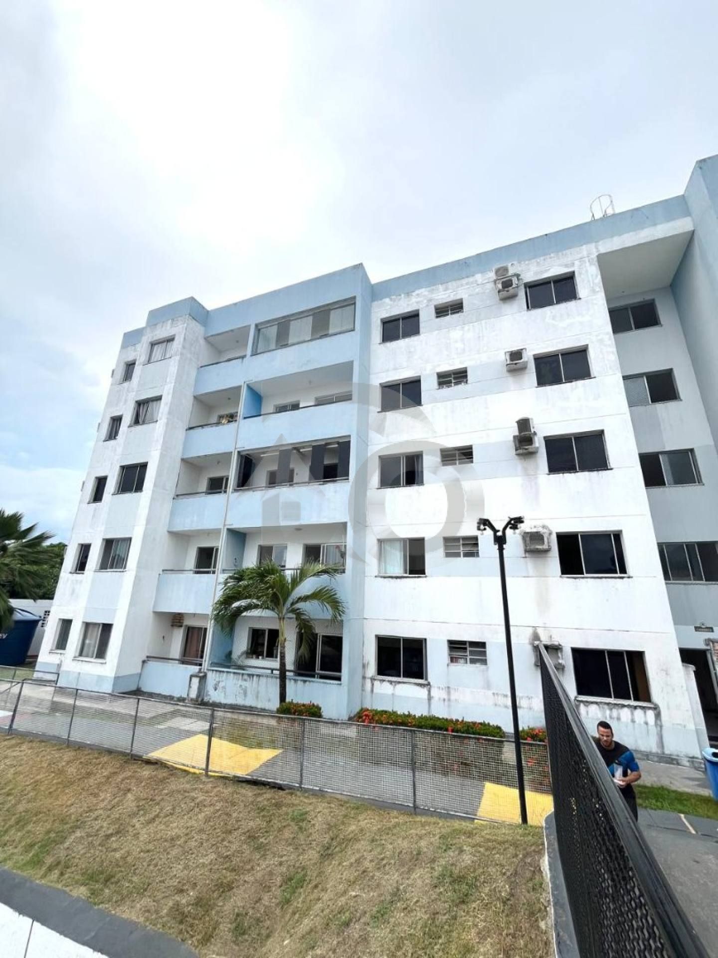 Vendo Apartamento Semi Mobiliado no Condomínio Park View Residence