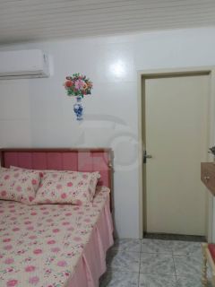 Casa Com três pontos comerciais no bairro Bugio em Aracaju