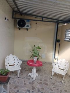 Casa Com três pontos comerciais no bairro Bugio em Aracaju