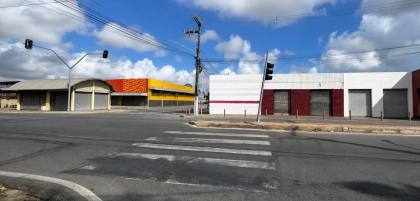Casa Com três pontos comerciais no bairro Bugio em Aracaju