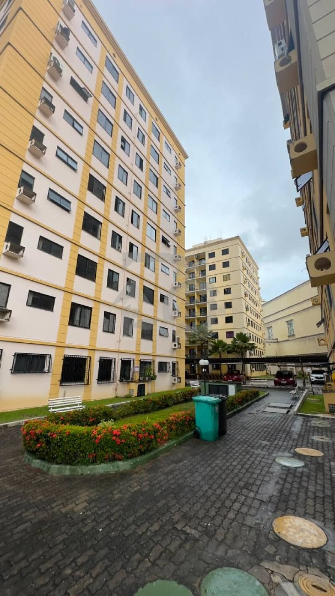 Apartamento de 3 quartos, sendo 1 suíte, na Avenida Adélia Franco, Inácio Barbosa