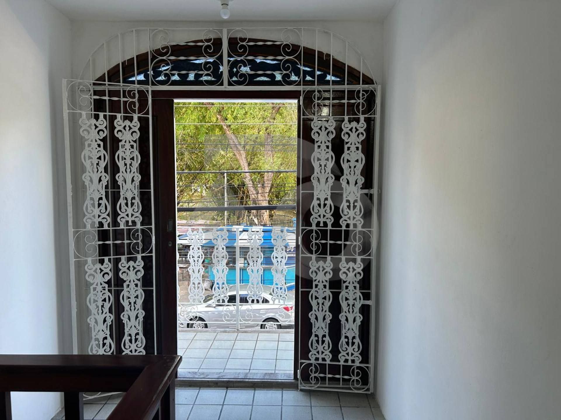 Casa para vender com 3 Quartos, sendo 1 Suíte no bairro Centro em Aracaju