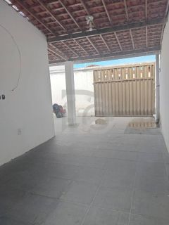 Casa para vender com 3 Quartos, sendo 1 Suíte no Bairro Aruana em Aracaju