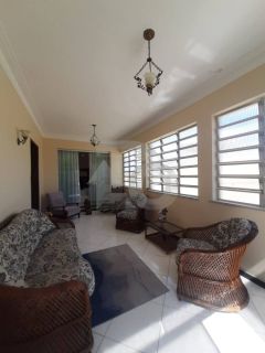 Casa para vender com 4 Quartos, sendo 1 Suíte no Bairro Dezoito do Forte em Aracaju