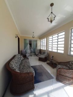 Casa para vender com 4 Quartos, sendo 1 Suíte no Bairro Dezoito do Forte em Aracaju
