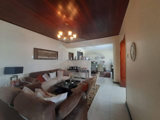 Casa para vender com 4 Quartos, sendo 1 Suíte no Bairro Dezoito do Forte em Aracaju