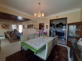 Casa para vender com 4 Quartos, sendo 1 Suíte no Bairro Dezoito do Forte em Aracaju