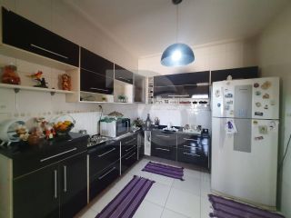 Casa para vender com 4 Quartos, sendo 1 Suíte no Bairro Dezoito do Forte em Aracaju