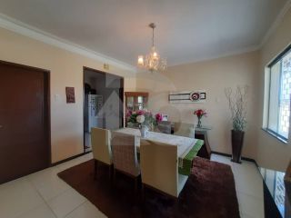 Casa para vender com 4 Quartos, sendo 1 Suíte no Bairro Dezoito do Forte em Aracaju