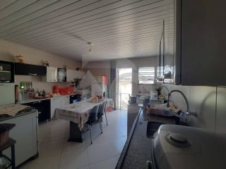 Casa para vender com 4 Quartos, sendo 1 Suíte no Bairro Dezoito do Forte em Aracaju
