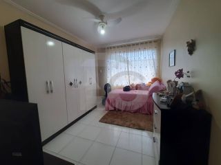 Casa para vender com 4 Quartos, sendo 1 Suíte no Bairro Dezoito do Forte em Aracaju