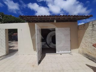 Casa para vender com 4 Quartos, sendo 1 Suíte no Bairro Dezoito do Forte em Aracaju