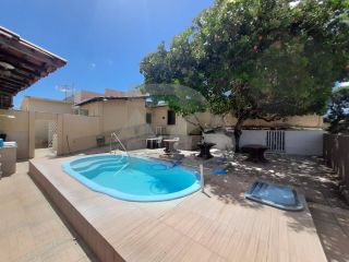 Casa para vender com 4 Quartos, sendo 1 Suíte no Bairro Dezoito do Forte em Aracaju