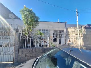 Excelente casa no 18 do Forte.