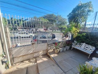 Excelente casa no 18 do Forte.