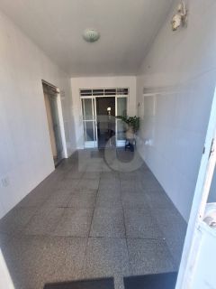 Excelente casa no 18 do Forte.