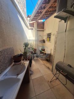 Excelente casa no 18 do Forte.