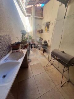 Excelente casa no 18 do Forte.