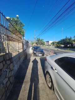 Excelente casa no 18 do Forte.