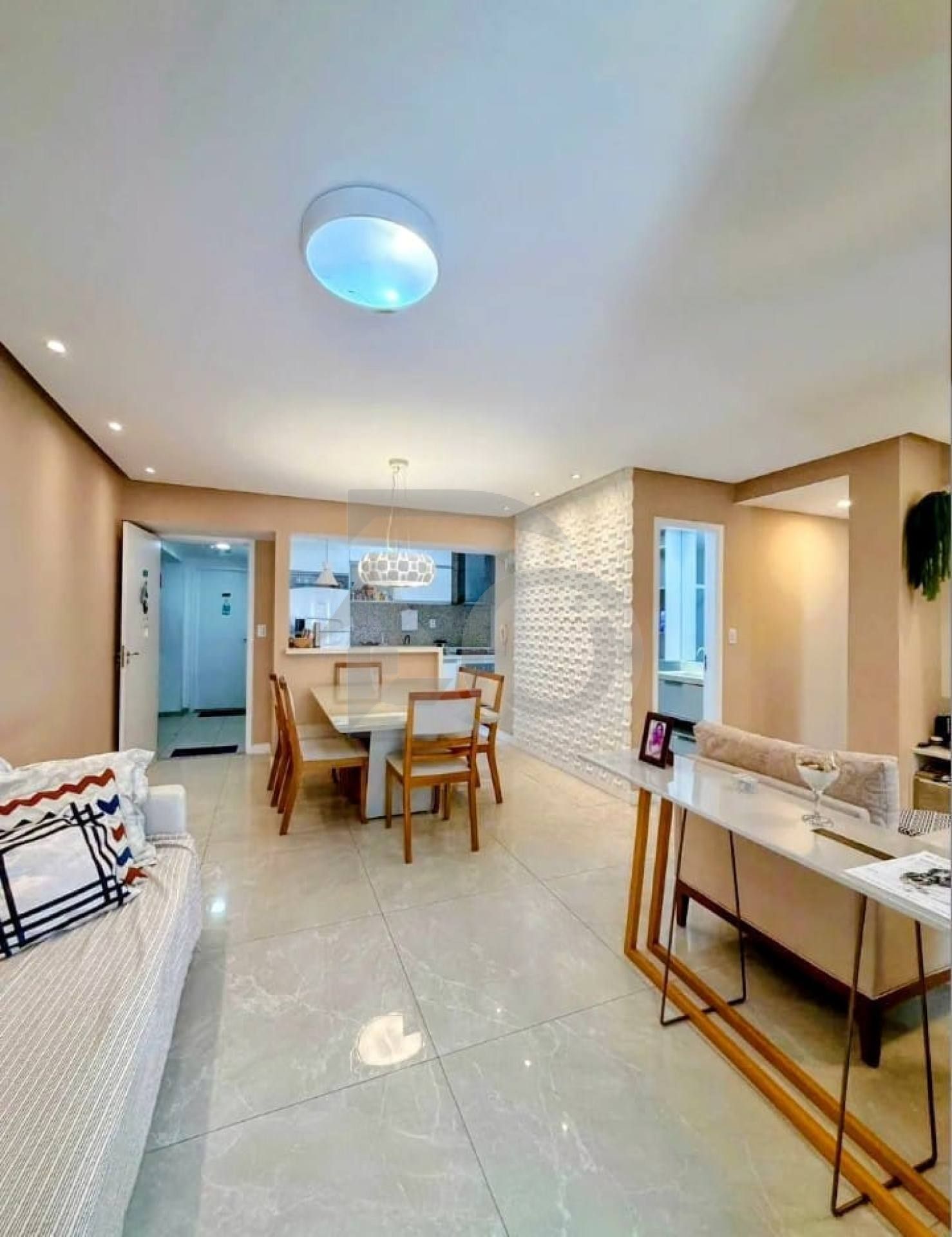 Apartamento para vender com 2 Quartos, sendo 2 Suítes no Bairro Luzia em Aracaju