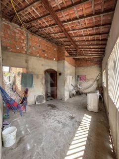 Casa para vender com 4 Quartos, sendo 2 Suítes no Bairro Santos Dumont em Aracaju