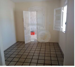 Casa para vender com 5 Quartos, sendo 2 Suítes no Bairro Inácio Barbosa em Aracaju