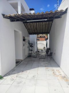Casa para vender com 4 Quartos, sendo 3 Suítes no Bairro Luzia em Aracaju