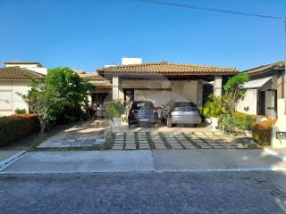 Casa de Condomínio para vender com 3 Quartos, sendo 1 Suíte no Bairro Aruana em Aracaju