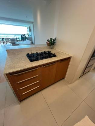 Apartamento para vender com 2 Quartos, sendo 2 Suítes no Bairro Atalaia em Aracaju
