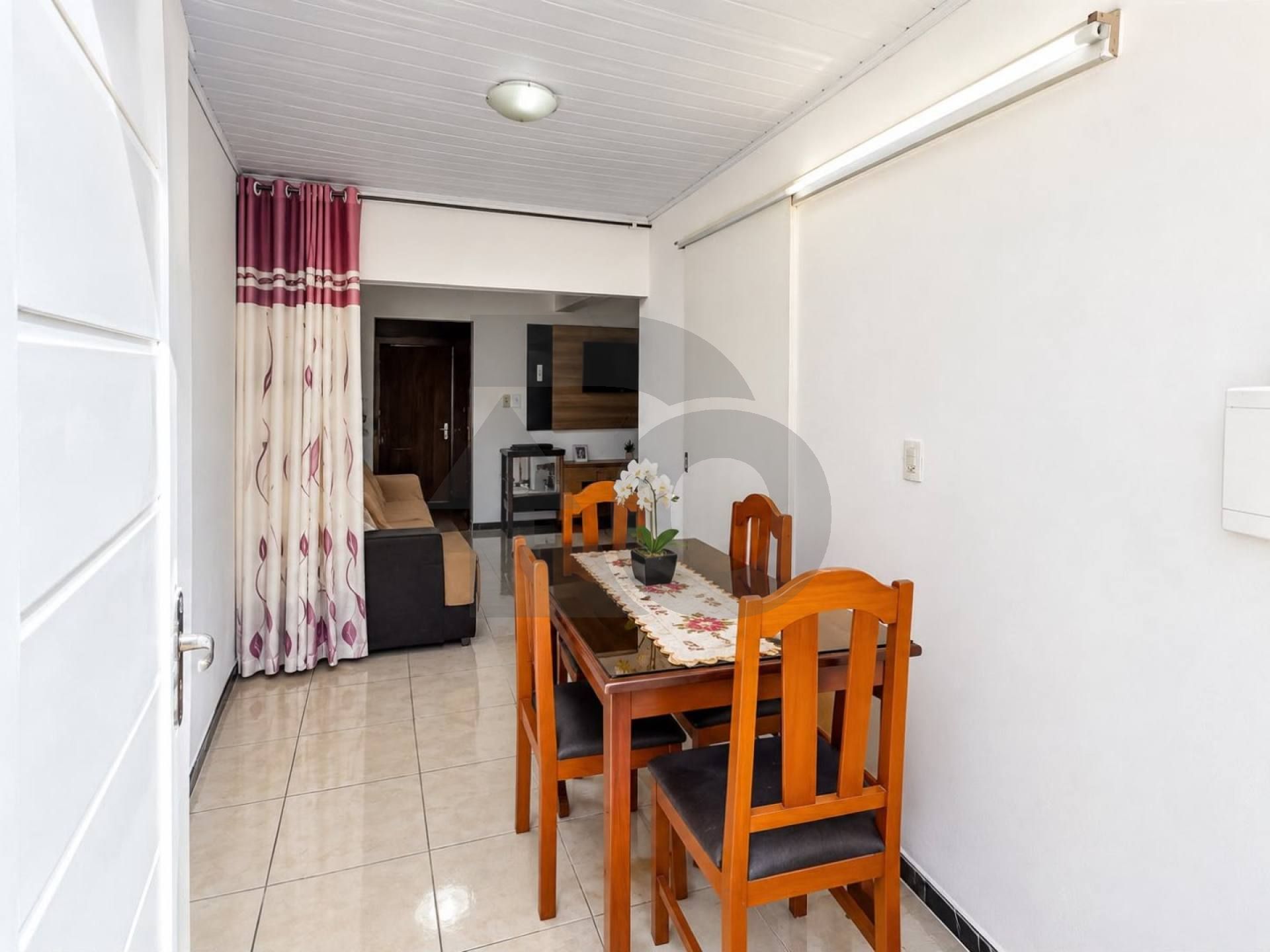 Casa para vender com 2 Quartos, sendo 1 Suíte no Bairro Luzia em Aracaju