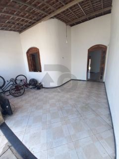 Casa para vender com 3 Quartos, sendo 1 Suíte no Bairro Santos Dumont em Aracaju