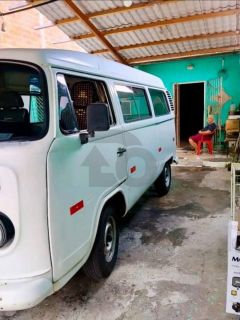 Casa para vender com 4 Quartos, sendo 1 Suíte no Bairro Santos Dumont em Aracaju