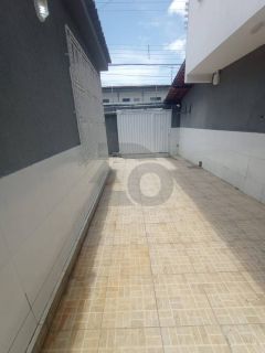 Casa para vender com 5 Quartos, sendo 1 Suíte no Bairro Luzia em Aracaju