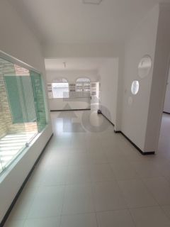 Casa para vender com 5 Quartos, sendo 1 Suíte no Bairro Luzia em Aracaju