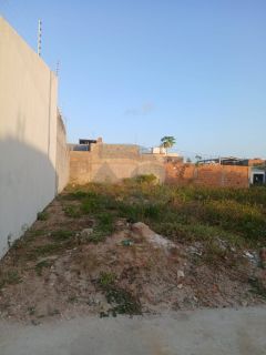Lote / Terreno de Bairro Para Vender no bairro Aruana em Aracaju.