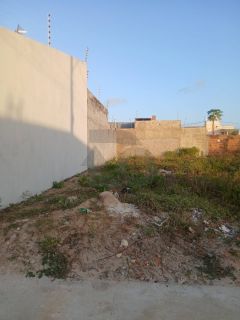 Lote / Terreno de Bairro Para Vender no bairro Aruana em Aracaju.