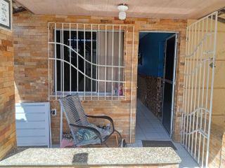 Casa para vender com 3 quartos, sendo um suíte no bairro Aruana em Aracaju.