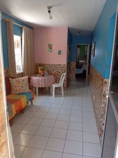 Casa para vender com 3 quartos, sendo um suíte no bairro Aruana em Aracaju.
